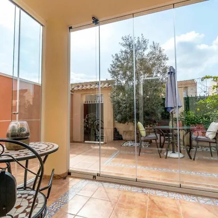 Chalet Con Salon Con Chimenea
