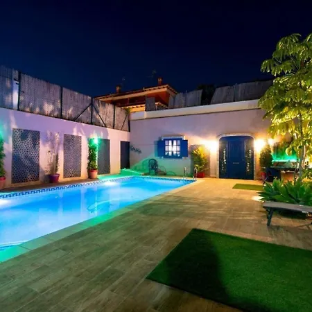 Chalet Con Salon Con Chimenea *